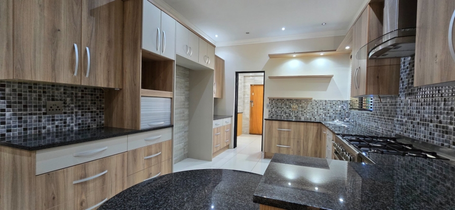 5 Bedroom Property for Sale in Stilfontein Ext 4 North West